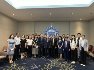 郑州市何雄市长一行莅临泰国河南总商会